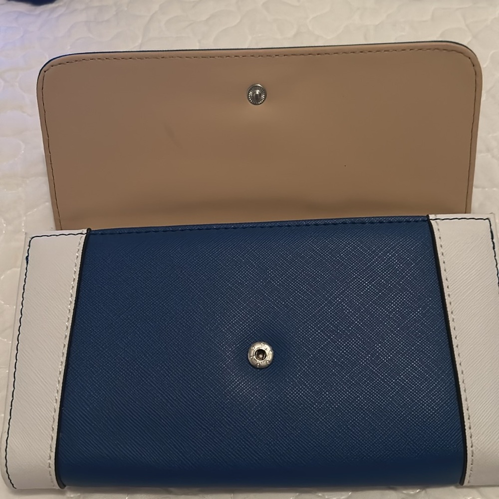 Wallet - Picture 3 of 4